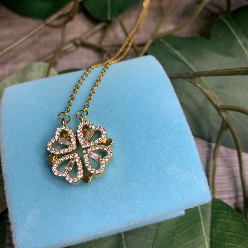 Magnet four leaf clover necklace